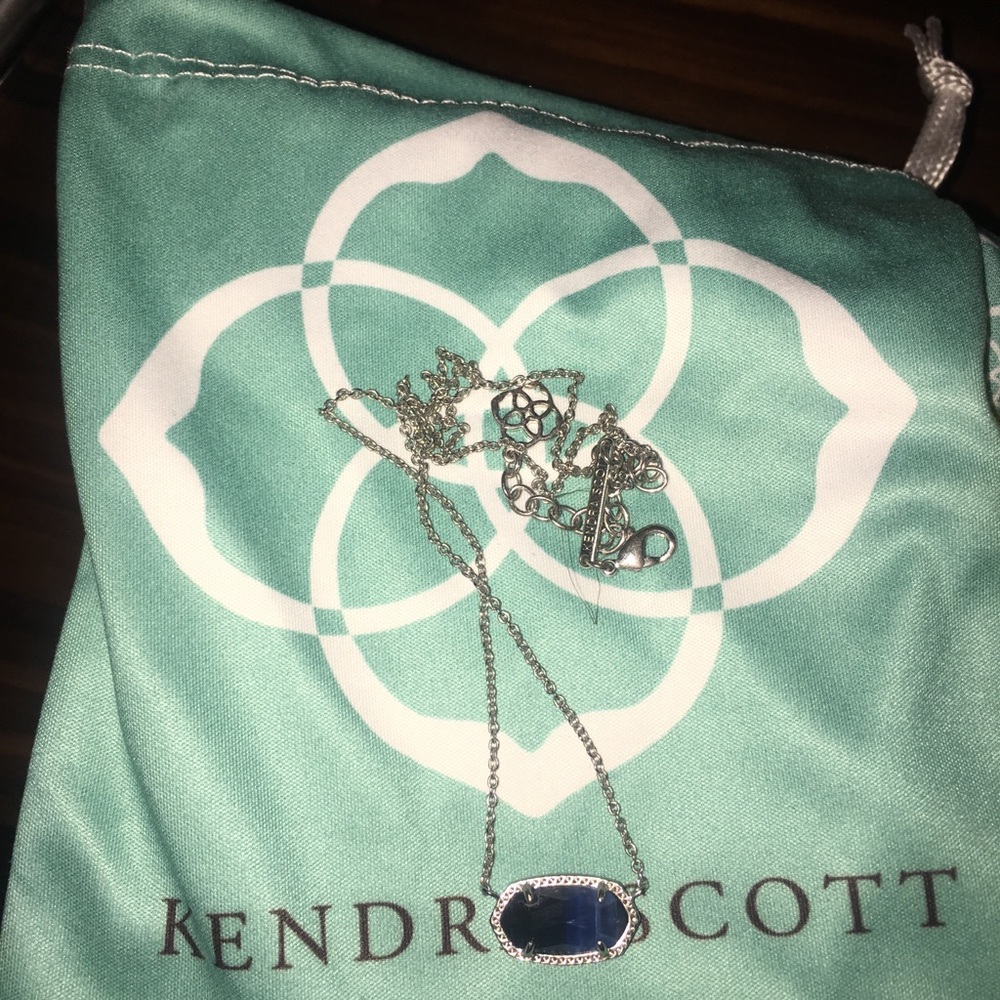 Kendra Scott necklace